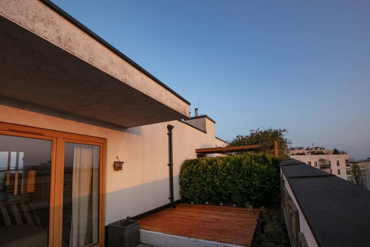 Dwupoziomowy, Rodzinny Apartament. Ochrona, Garaz. Warsaw