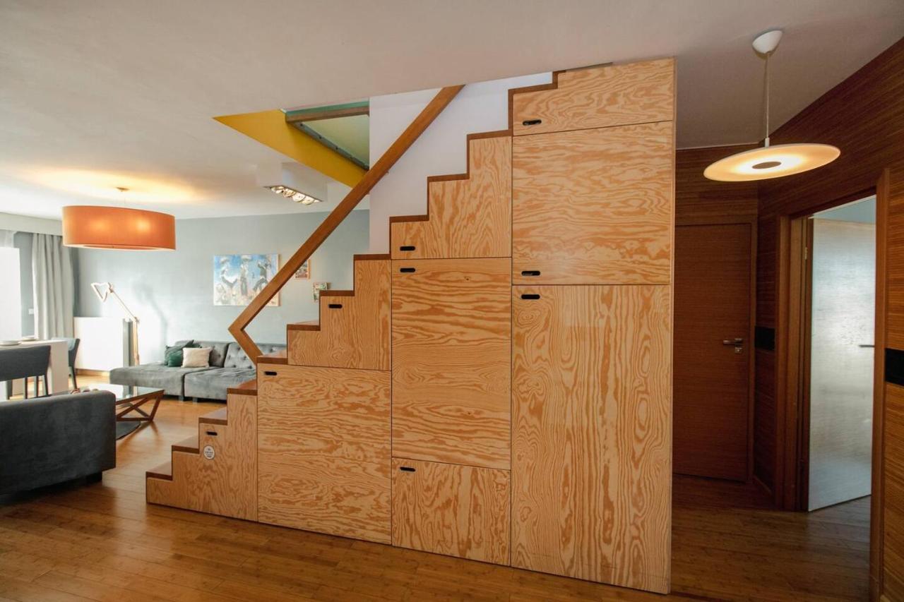 Dwupoziomowy, Rodzinny Apartament. Ochrona, Garaz. Apartment Warsaw