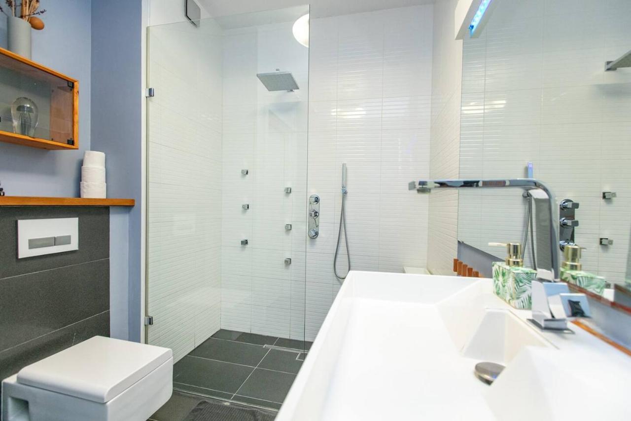 Dwupoziomowy, Rodzinny Apartament. Ochrona, Garaz. * Warsaw