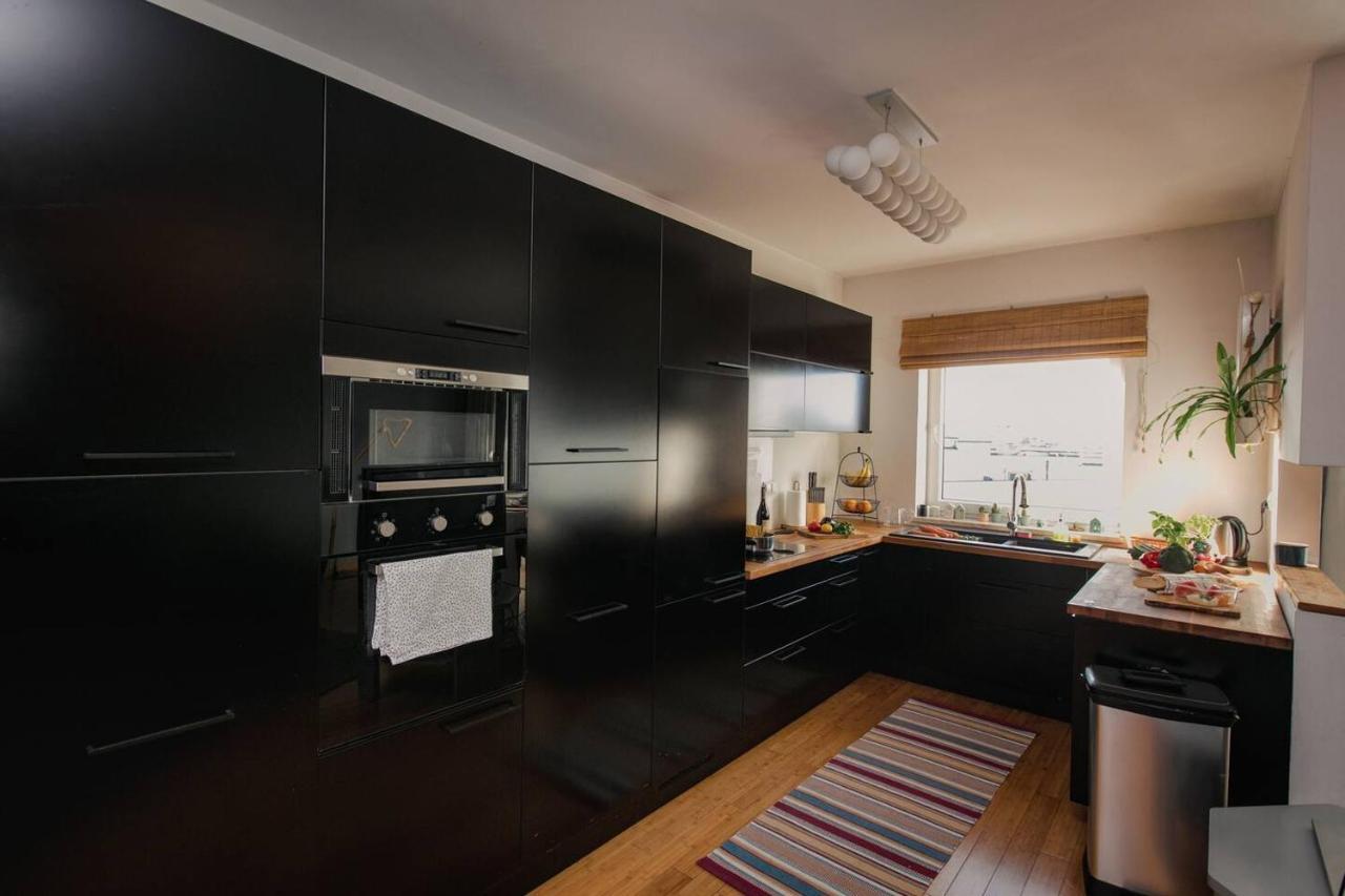Dwupoziomowy, Rodzinny Apartament. Ochrona, Garaz. Warsaw