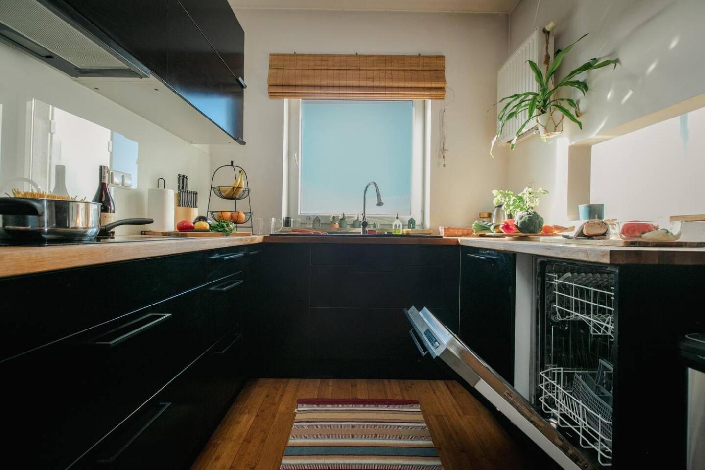 Dwupoziomowy, Rodzinny Apartament. Ochrona, Garaz. Apartment Warsaw